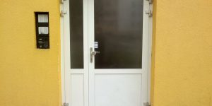 montáž nových dveří